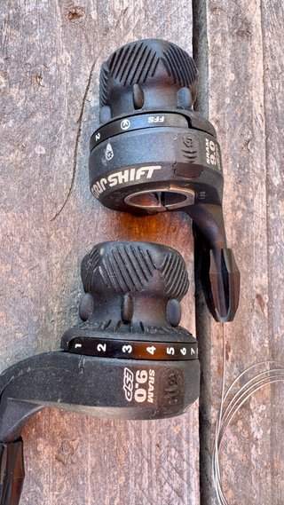 SRAM Grip Shift ESP 9.0 Cambio y Manetas