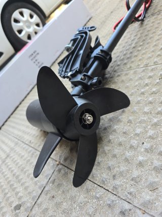 Motor eléctrico Raptor 65LBS 12V