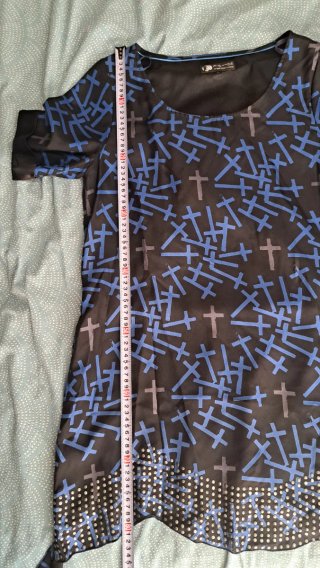 Vestido negro y azul con estampado
