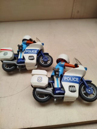 Lote 2 Playmobil Policías en Moto