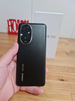 Honor 200