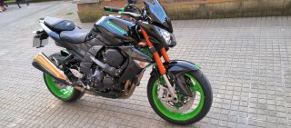 Kawasaki Z1000 Negra y Verde