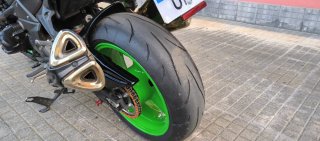 Kawasaki Z1000 Negra y Verde