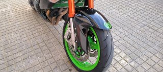 Kawasaki Z1000 Negra y Verde