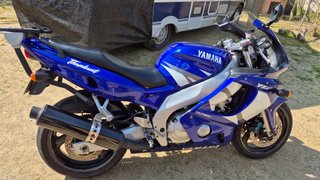 Yamaha YZF 600 R Azul y Plata