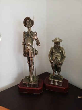 Figuras Quijote y Sancho Panza grandes plateadas