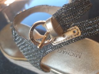 Sandalias Michael Kors Doradas y Plateadas
