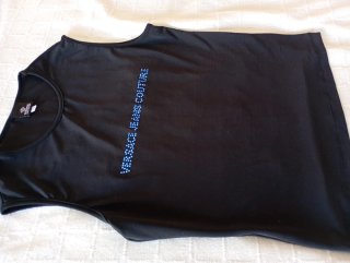 Camiseta sin mangas  VERSACE ( ORIGINAL )talla M.