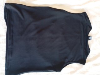 Camiseta sin mangas  VERSACE ( ORIGINAL )talla M.