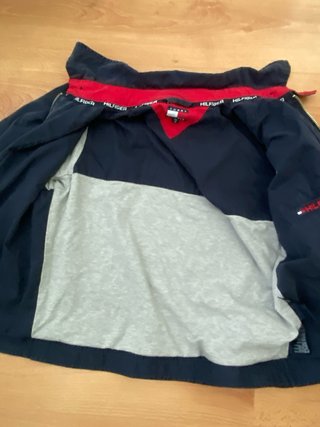 Chaqueta Tommy Hilfiger Azul y Roja
