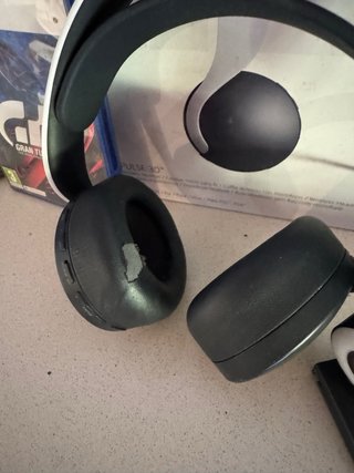 Pacchetto PS5: Cuffie, Fotocamera e GT7  Negoziabile