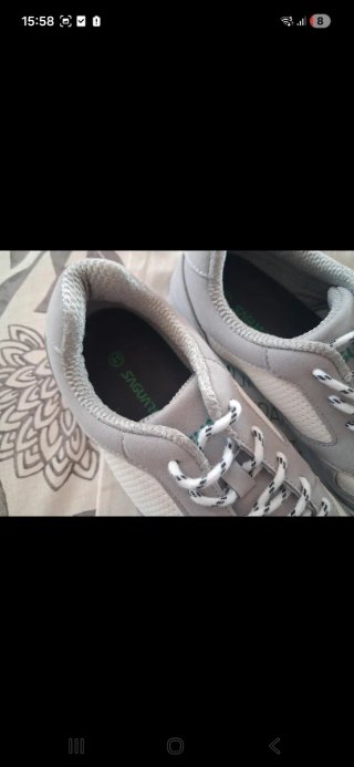 Zapatillas grises y blancas de Saguaro  Talla 41