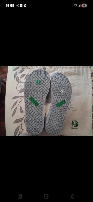 Zapatillas grises y blancas de Saguaro  Talla 41