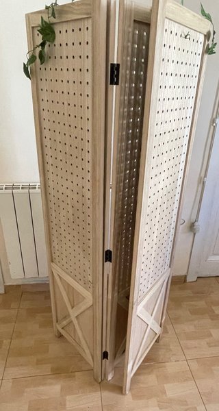 Biombo separador de ambiente de madera