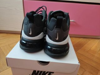Nike Air Max 270 - Zapatillas Negras y Grises