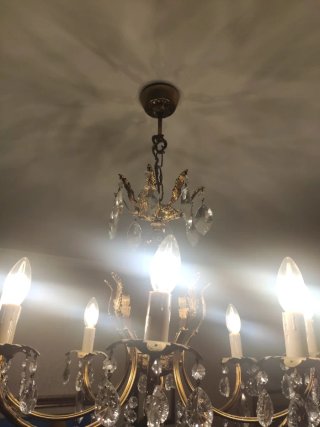 Lampadario cristalli oro e trasparenti