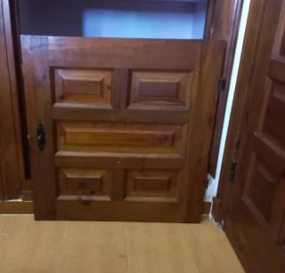 Carpinteros: puerta madera reconvertible mesa baja