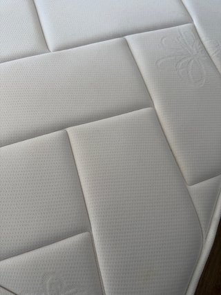Cama de  1,35cm  con cabecero forja 2 mesilla