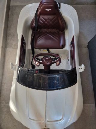 Coche Eléctrico Bentley sin cargador