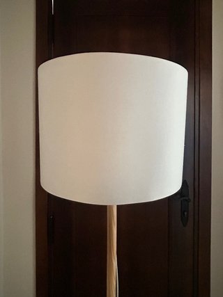 Lámpara de pie madera y tela