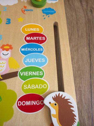 Calendario infantil madera meses y días
