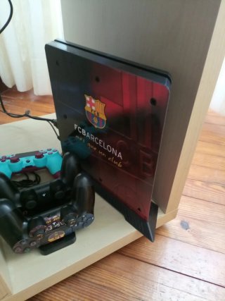 PS4 Slim 1TB + 3 Mandos Personalizada
