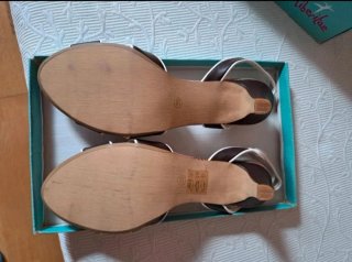 Sandalias de piel tacón marrón multicolor