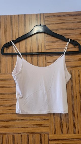 Top crop tirantes finos beige