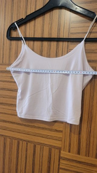 Top crop tirantes finos beige