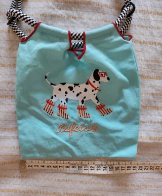 Bolso azul con bordado de perro