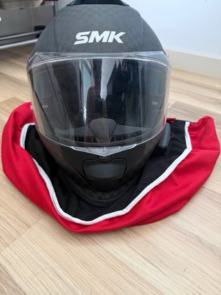 Casco Integral SMK con funda