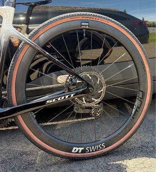 Ruedas Gravel DT Swiss 1400 Spline