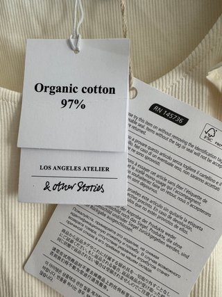 Top crema con volantes & Other Stories - nuevo