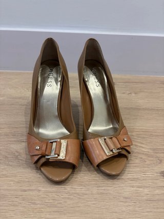 Zapatos Gucci y Guess