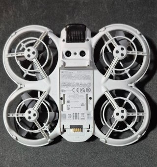 DJI Neo (No RC + 3 Baterías con Cargador)