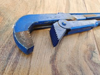 Llave de grifa azul sin tuerca