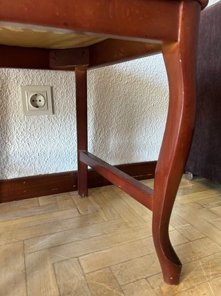 Pareja de Sillas Clásicas de Madera