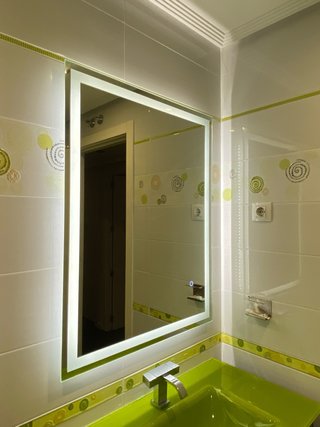 Espejo de baño con luz LED