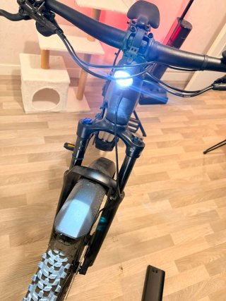 Bicicleta eléctrica CUBE Reaction Hybrid Pro 800 W