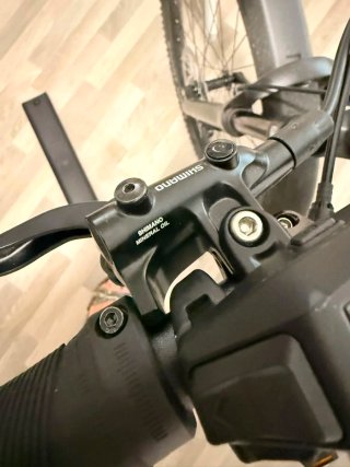 Bicicleta eléctrica CUBE Reaction Hybrid Pro 800 W