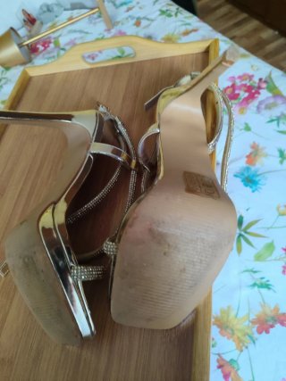 Sandalias doradas tacón alto Shein
