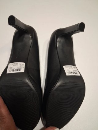 Zapatos tacón Clarks Talla 39 Negros. Nuevos!!