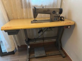 Máquina de coser J. Pujol