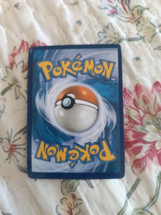 Carta Pokémon Reshiram GX SM137