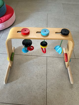 Arco de juego para bebé de madera