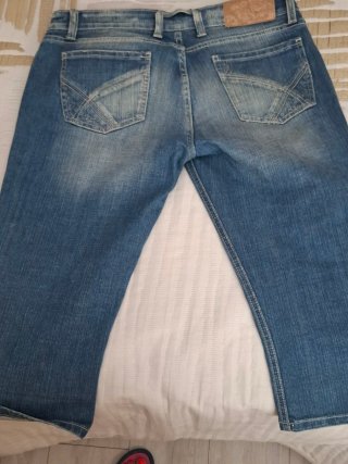Vaqueros azul cortos nuevos Talla 42