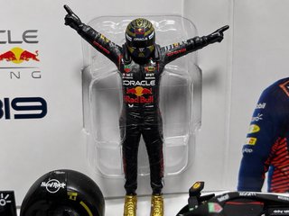 Bburago F1 Max Verstappen RB19 Red Bull 1:24