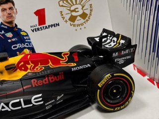 Bburago F1 Max Verstappen RB19 Red Bull 1:24
