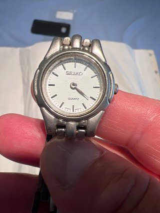 Reloj Seiko Mujer Plata y Blanco