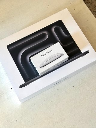 MacBook Pro M5 14’. 16 GB RAM. 512GB.